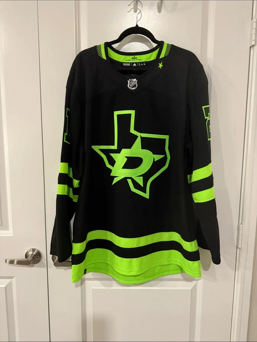 Blackout Dallas Stars Jason Robertson #21 size 54 jersey